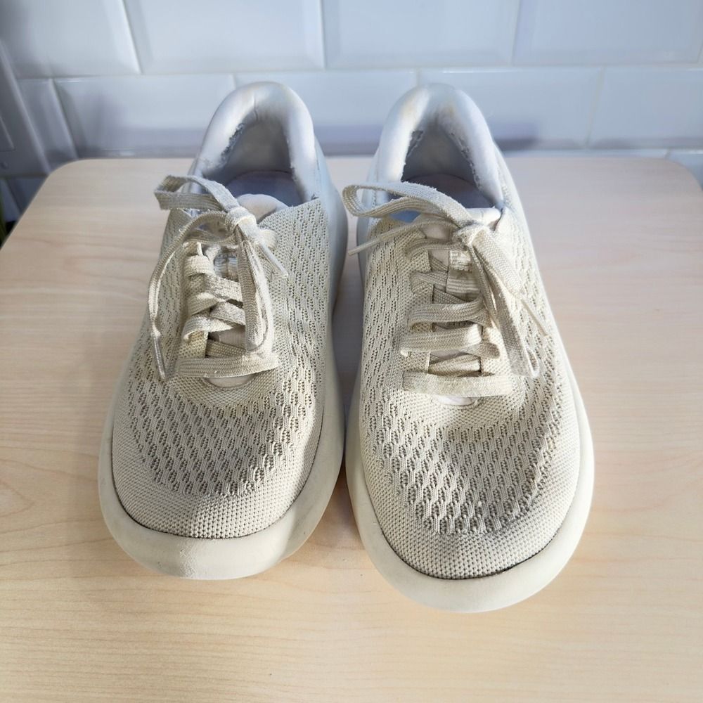 Kizik Sneaker Men's 6 Women's 7.5